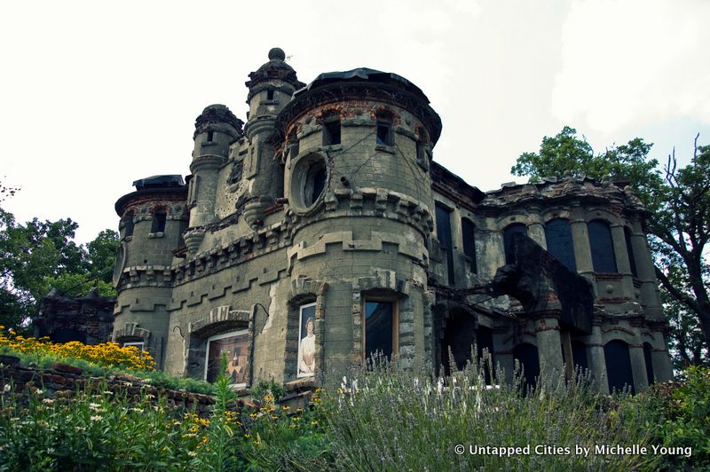 Bannerman Island_Beacon_New York_Untapped Cities_Atlas Obscura_5