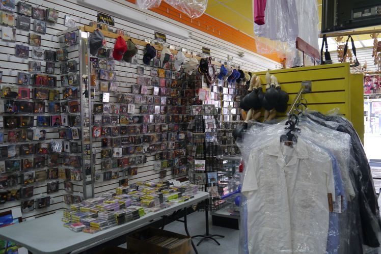 Guayaberas, Cd's and Cassettes