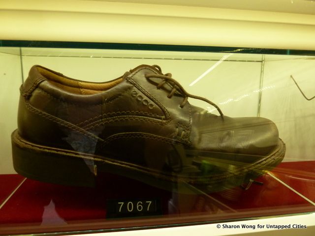 Shoe thrown at GW Bush