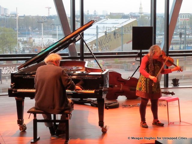 Two musicians improvise a performance at the Bimhuis