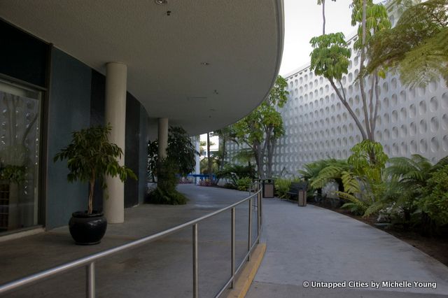 LAX Airport-Theme Building-Architecture-William Pereira-Charles Luckman-2