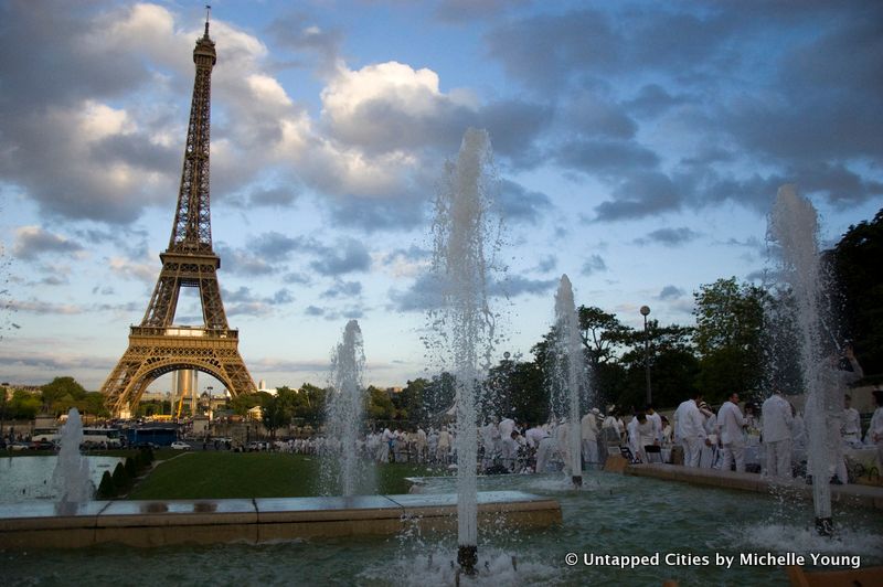 2013 Diner en Blanc Paris Eiffel Tower-Tracadero-Cour Caree du Louvre-005