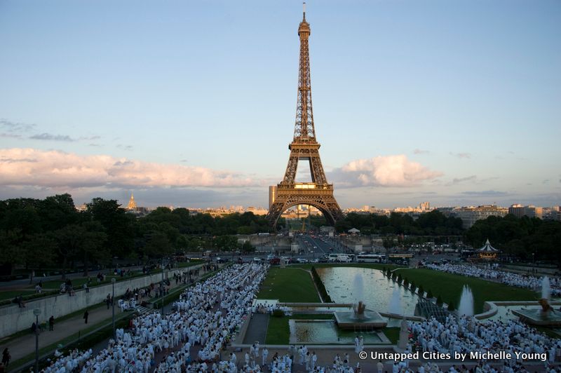 2013 Diner en Blanc Paris Eiffel Tower-Tracadero-Cour Caree du Louvre-013