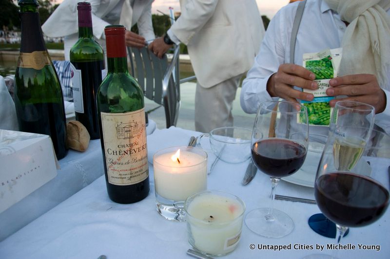 2013 Diner en Blanc Paris Eiffel Tower-Tracadero-Cour Caree du Louvre-016