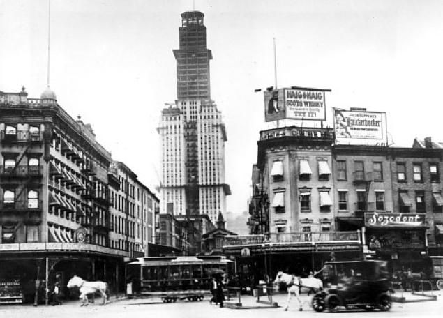 Construction of the Woolworth Building, 1912