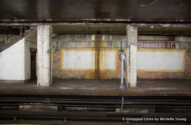 Chambers Street subway platform