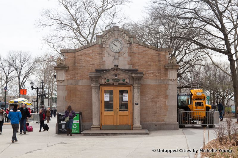 Remnants of Dutch New Amsterdam Tour-Untapped Cities-Justin Rivers-Bowling Green-Wall Street-Downtown Manhattan-NYC_2