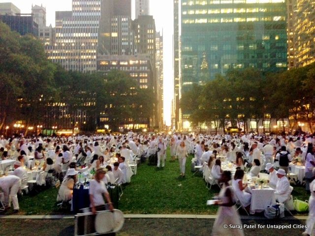 2013 NYC Diner en Blanc-Bryant Park-White Dinner-Flash Mob-September-10