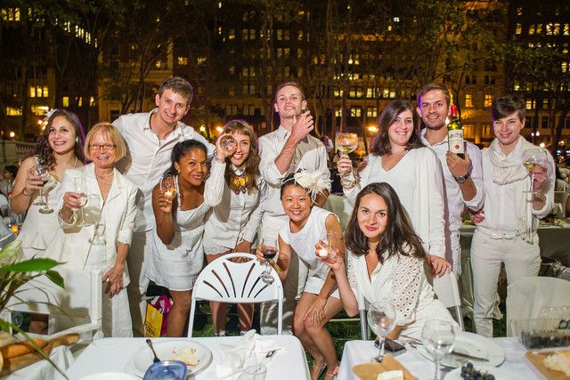 Diner en Blanc 2013-NYC-Bryant Park-Untapped Cities Team