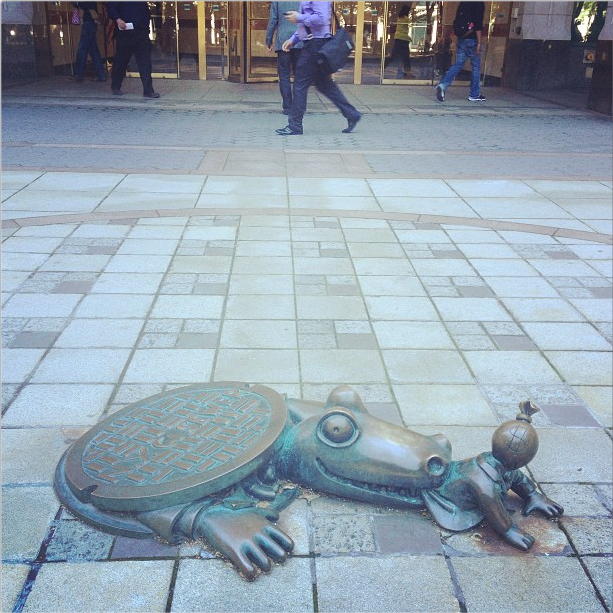 Lauraitzkowitz-Tom Otterness-Aligator-Manhole-Brooklyn-NYC