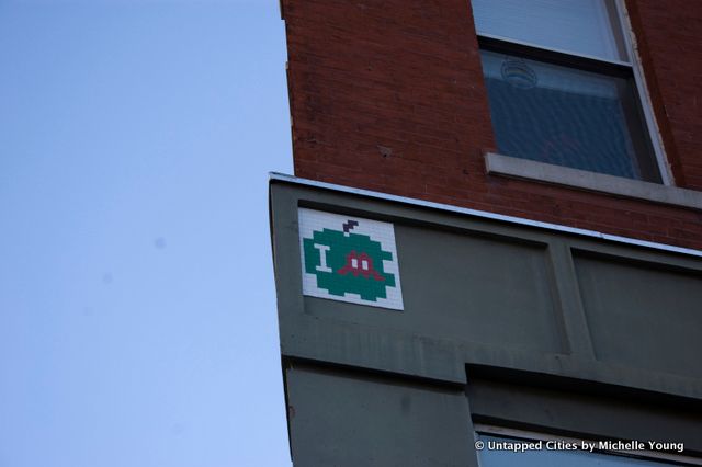 Invader-NYC-InvaderWasHere-Meatpacking-Chelsea Market_1