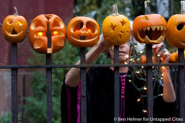 Pumpkin Impaled Fence-Cobble Hill-Untapped Cities-Ben Helmer-2582