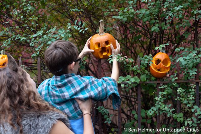 Pumpkin Impaled Fence-Cobble Hill-Untapped Cities-Ben Helmer-2618