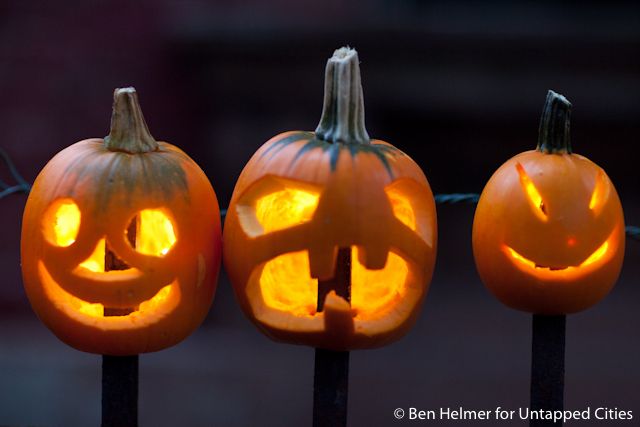 Pumpkin Impaled Fence-Cobble Hill-Untapped Cities-Ben Helmer-2648