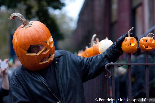 Pumpkin Impaled Fence-Cobble Hill-Untapped Cities-Ben Helmer-2705