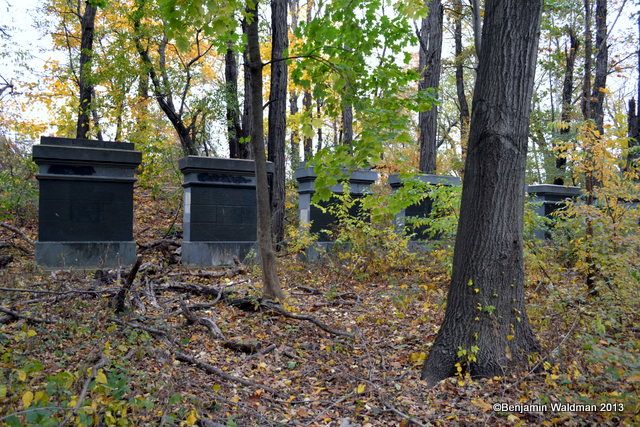 thirteen pillars-john kieran nature trail-van cortlandt park-bronx-nyc-untapped cities