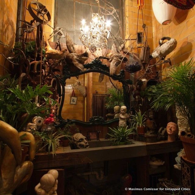 Acme Studios-Williamsburg-Brooklyn-Taxidermy-Bathroom-Toilet-001