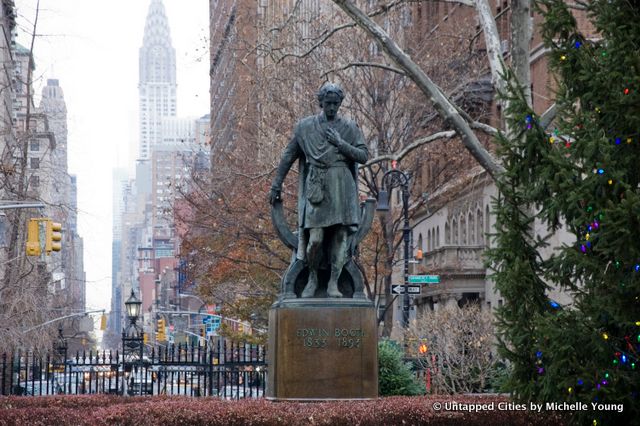 Gramercy Park-Manhattan-NYC-Christmas Tree-Edwin Booth Statue_1