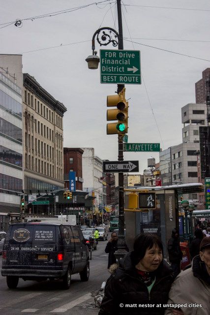 Chinatown-lampost-new-york