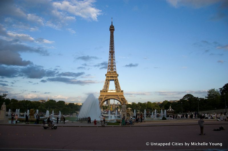 2013 Diner en Blanc Paris Eiffel Tower-Tracadero-Cour Caree du Louvre-003