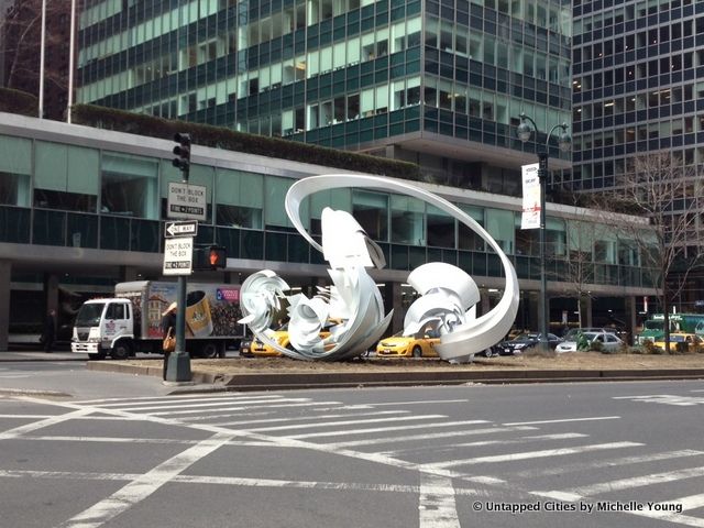 Park Avenue Paper Chase-Sculpture-Park Avenue Mall-Alice Aycock-NYC-001