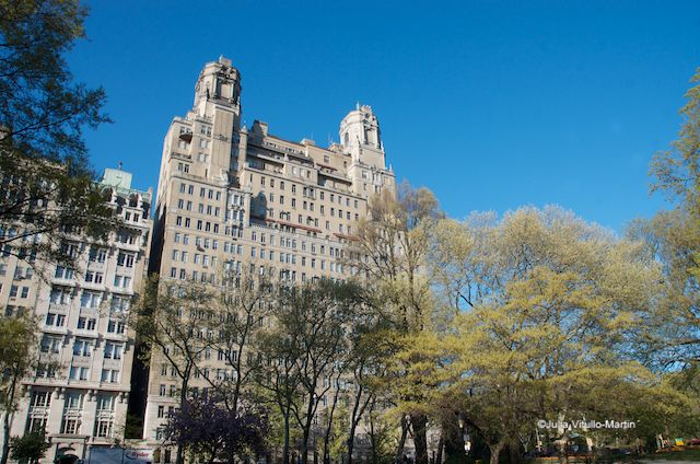 The most ferocious opposition came from the museum's fellow landmarked building, the Beresford, across the street. 