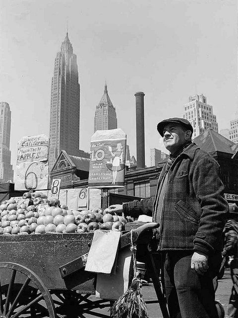 Food-Cart-New-York-Vintage-Skyline-Untapped-Cities