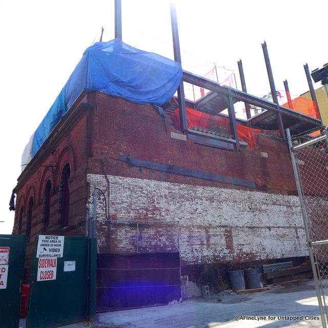 Photo taken this month, it reveals the back of the building on Park Avenue