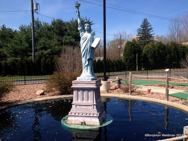 paramus mini golf statue of liberty