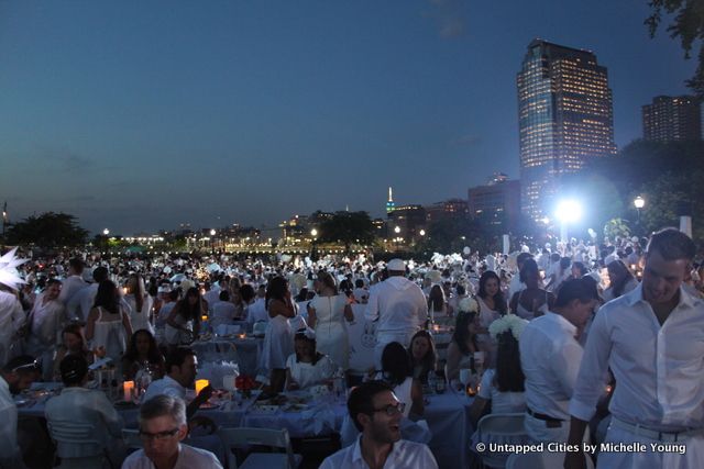 NYC Diner en Blanc-2014-Nelson A Rockefeller Park-Battery Park-White Dinner-Pop Up-Flash Mob-009