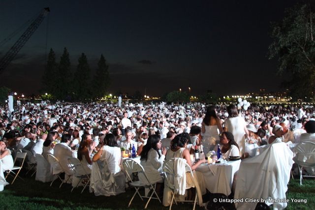 NYC Diner en Blanc-2014-Nelson A Rockefeller Park-Battery Park-White Dinner-Pop Up-Flash Mob-013