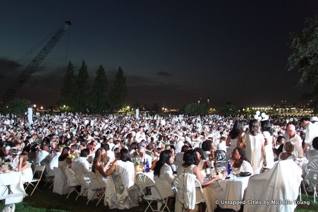 NYC Diner en Blanc-2014-Nelson A Rockefeller Park-Battery Park-White Dinner-Pop Up-Flash Mob-015