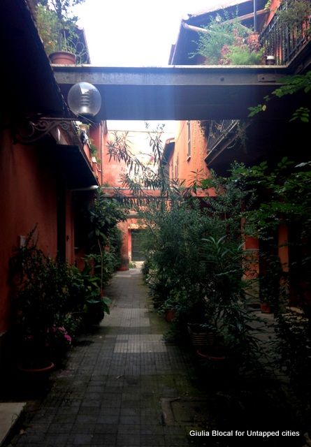 top-5 hidden courtyards of Rome trastevere untapped cities giulia blocal (2)