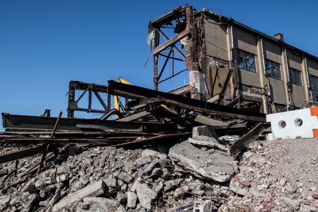 laguardia-demolition-airport-terminal-hanger-new-york-city-darkcyanide-7