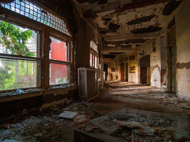 Perrysburg-NY-Tubuculosis Clinic-Abandoned Hospital-Lake Erie-New York-Johnny Joo-10