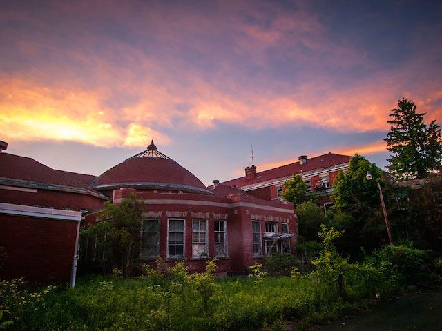 Perrysburg-NY-Tubuculosis Clinic-Abandoned Hospital-Lake Erie-New York-Johnny Joo-13