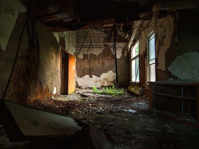 Perrysburg-NY-Tubuculosis Clinic-Abandoned Hospital-Lake Erie-New York-Johnny Joo-4