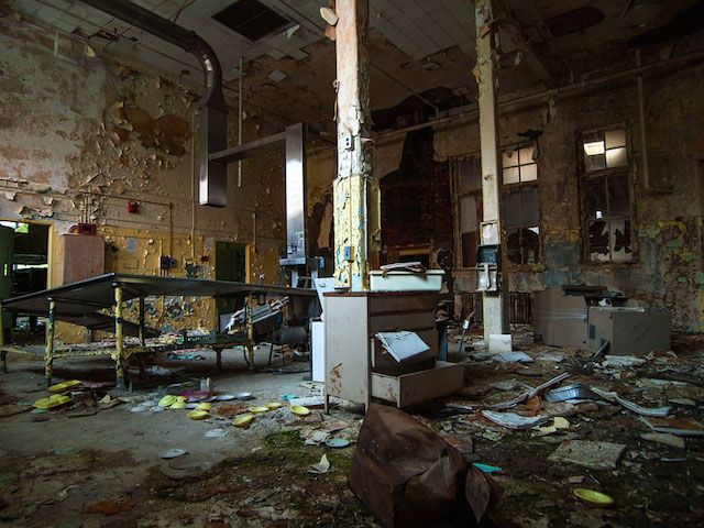 Perrysburg-NY-Tubuculosis Clinic-Abandoned Hospital-Lake Erie-New York-Johnny Joo-9