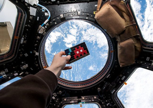 Space Invader-International Space Station-Photo-Samantha Cristoforetti-3