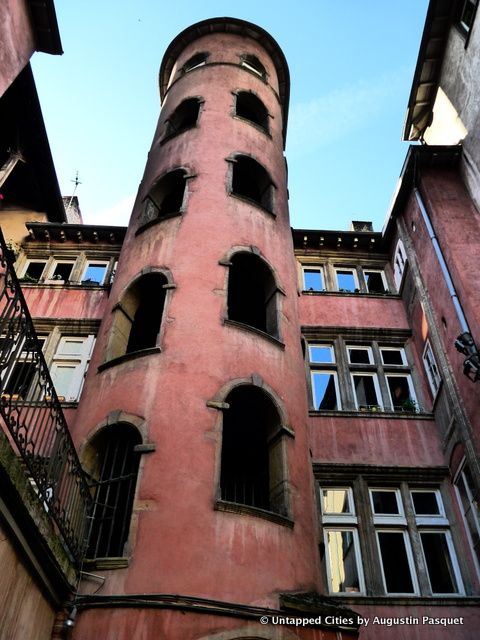 Traboules-Lyon-Passageways-Alleys-Courtyard-UNESCO World Heritage Site-Vieux Lyon-Croix-Rousse-France-002