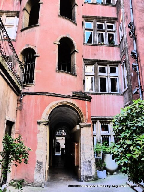 Traboules-Lyon-Passageways-Alleys-Courtyard-UNESCO World Heritage Site-Vieux Lyon-Croix-Rousse-France-003