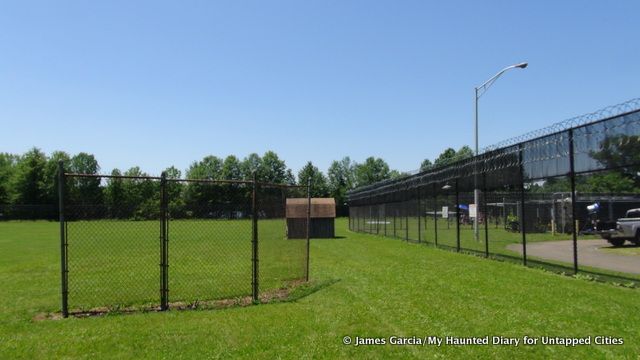 Orange is the New Black-Litchfield Correctional Facility-Rockland Psychiatric Center-Abandoned-Orangeburg-New York-Film Locations-007