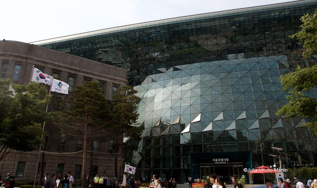 Seoul City Hall--old and new