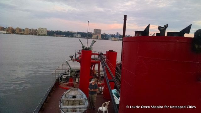 Queens Mary 2-Cunard-NYC Arrival-John J Harvey Fireboat-2015