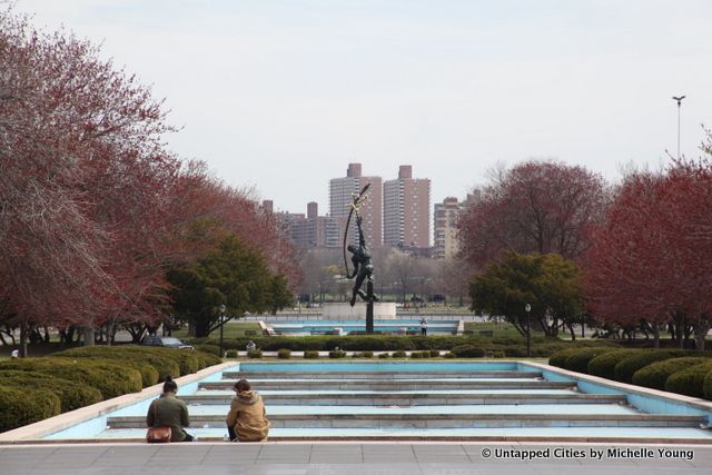 Rocket Thrower-Flushing Meadows Corona Park-Donald De Lue-1964-World's Fair-Queens-NYC