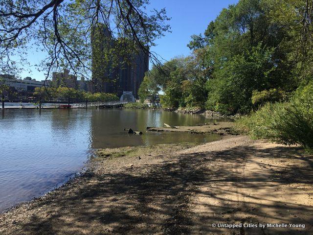 Swindler's Cove-Peter Jay Sharp Boathouse-Sherman Creek Waterfront Esplanade-Inwood-Sandy Beach-NYC-002