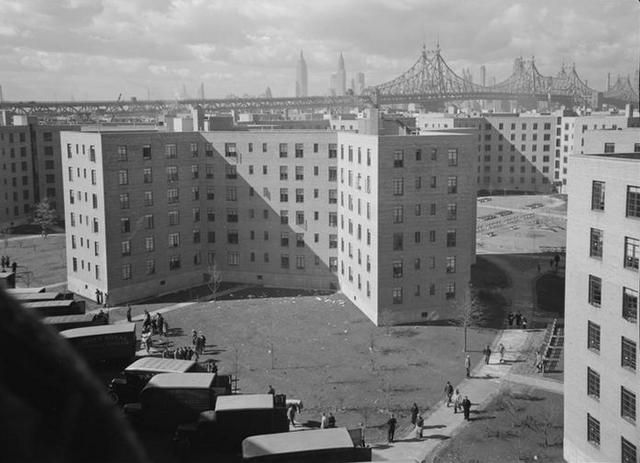 Queensbridge Houses-MoMA Cover-Guide to Modern Architecture-Vernon Boulevard-1939-NYC-001