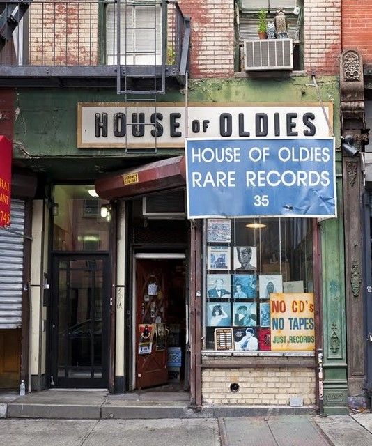 Photographing New York's Endangered Mom and Pop Stores_House of Oldies_Greenwich Village_NYC_Untapped Cities_Stephanie Geier