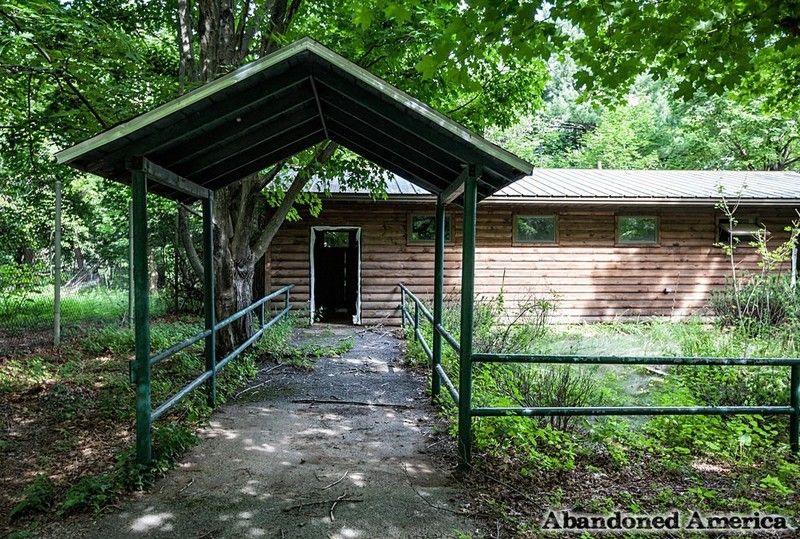 Catskills Game Farm-Matthew Christopher-Abandoned America-NYC-004