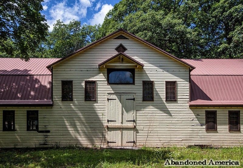 Catskills Game Farm-Matthew Christopher-Abandoned America-NYC-007